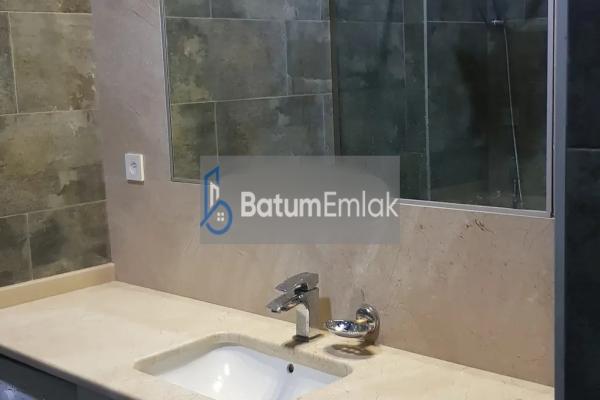 70m² 3-Room Apartment for Rent in Batumi