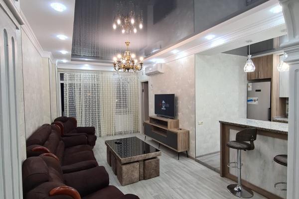 2+1 Apartment for Rent on Bagrationi Street, Batumi