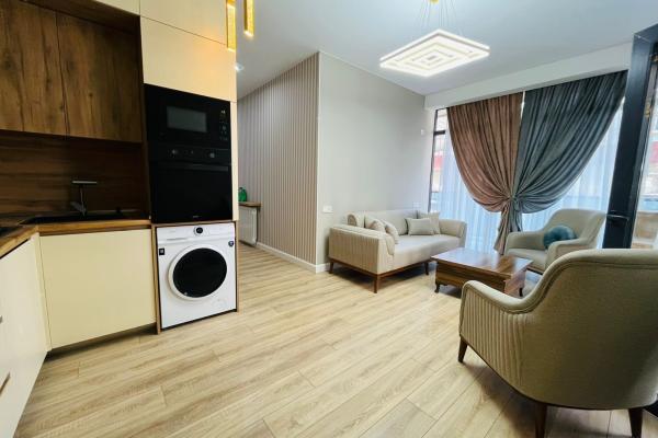 🌟 Satılık İki Odalı Köşe Dairesi – Batum’da Fırsat! 🌟