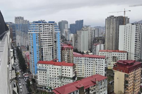 🏡 Batum’da Kiralık Geniş 3+1 Daire – Kobaladze 8A 📍