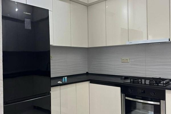 Batum Kacharava’da 2 Yatak Odalı Kiralık Daire | 85m² | 4. Kat | 900$