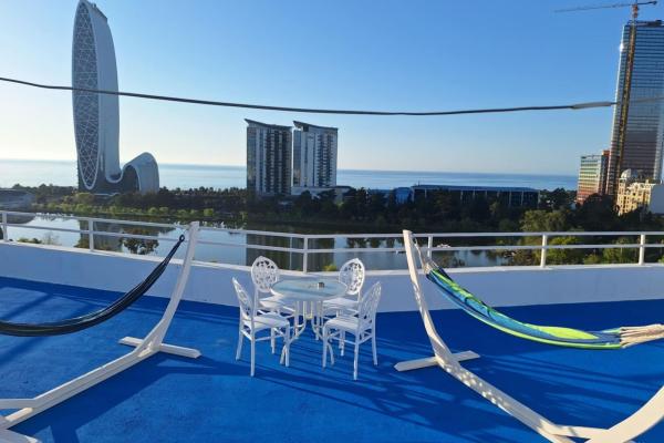 Batum Gorgiladze 45’te Kiralık 3+1 Geniş Daire | 150m² | 11. Kat | 1500$