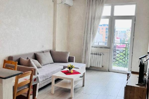 Selim Khimshiashvili 20 | Kiralık 1+1 Daire | 55 m² | Merkezi Isıtma | Fırın | 500$