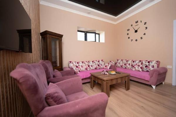 Komakhidze 7 | Kiralık 3+1 Daire | 75 m² | 1. Kat | 600$