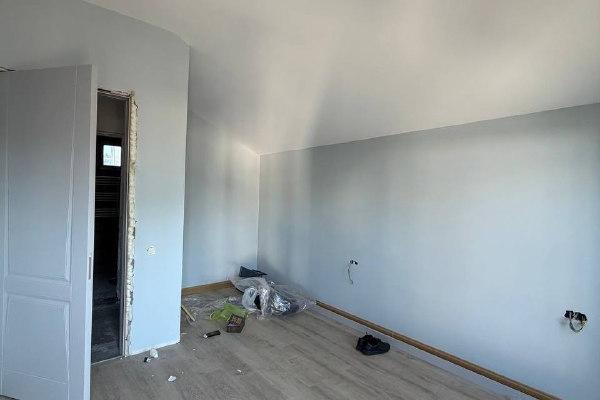 Adliya Caddesinde 8 Adet Müstakil Ev | 2 Yatak Odalı | Bahçe | Park Yeri | 180 m² | 1800$