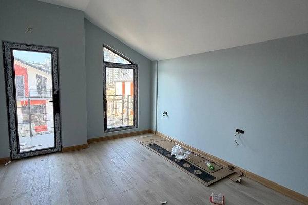 Adliya Caddesinde 8 Adet Müstakil Ev | 2 Yatak Odalı | Bahçe | Park Yeri | 180 m² | 1800$