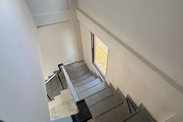 Adliya Caddesinde 8 Adet Müstakil Ev | 2 Yatak Odalı | Bahçe | Park Yeri | 180 m² | 1800$