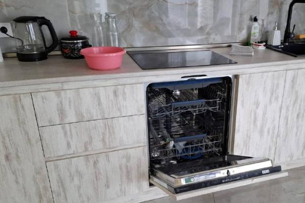 შარტავა 16 | ქირავდება 2+1 ბინა | 90 მ² | ბლოკი A | მაღალი სართული | 1400$