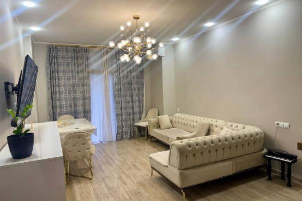 شقة للإيجار في بارنافاز ميبي