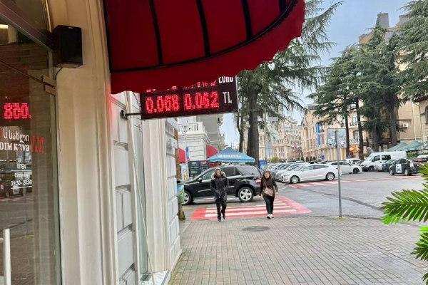 Baratashvili 16 | Kiralık 1+1 Daire | 40 m² | 2. Kat | 600$