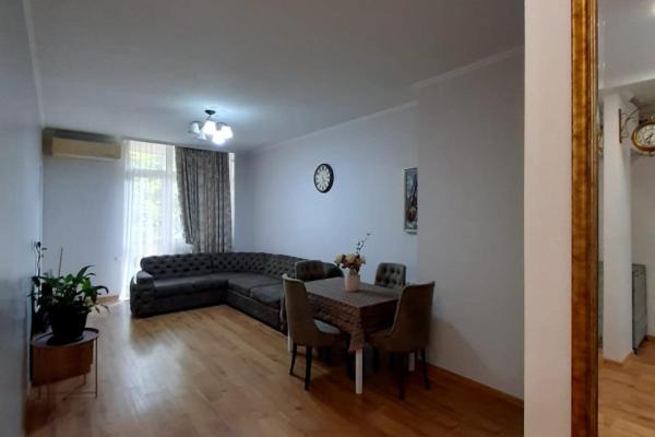 Batumi Zubalashvili 31'de 3 Katlı Kiralık Ev – 3 Yatak Odalı, 1300$