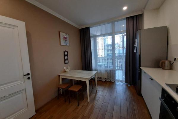 Batumi Zubalashvili 31'de 3 Katlı Kiralık Ev – 3 Yatak Odalı, 1300$