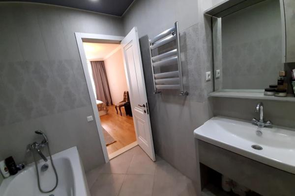 Batumi Zubalashvili 31'de 3 Katlı Kiralık Ev – 3 Yatak Odalı, 1300$