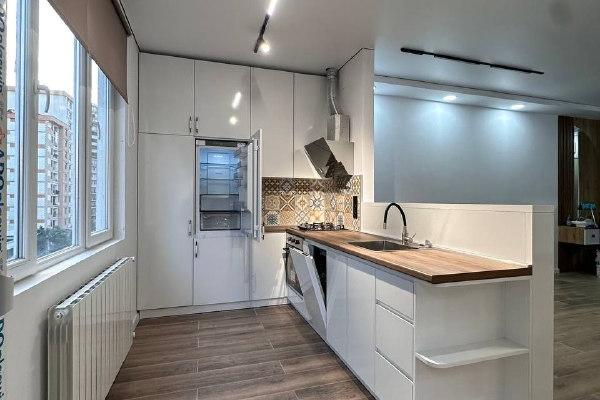 Selim Khimshiashvili 49 | Kiralık 2+1 Daire | 60 m² | 5. Kat | 800$