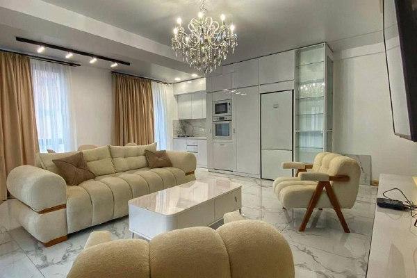 Lermontova 12 | Kiralık 3+1 Daire | 120 m² | 4. Kat | 2000$ Yıllık