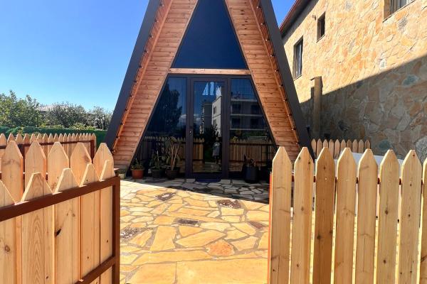 აეროპორტის მახლობლად | ქირავდება ბანგალო | 40 მ² | 2 სართული | 700$/თვეში