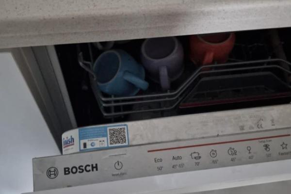 ლორტკიპანიძე 24 | ქირავდება 2+1 ბინა | 120 მ² | 10-ე სართული | 1300$/თვეში