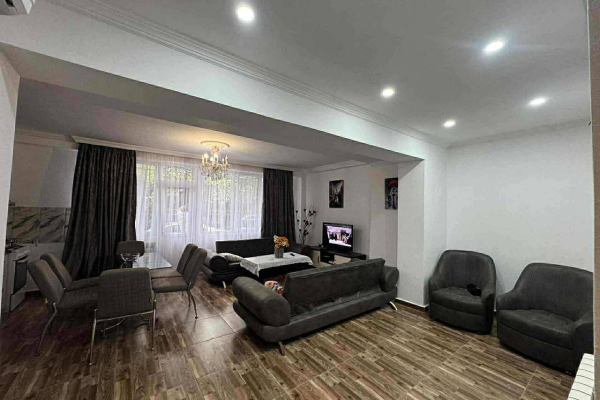 Pirosmani 17 | Kiralık 2+1 Daire | 90 m² | 1. Kat | 700$/aylık