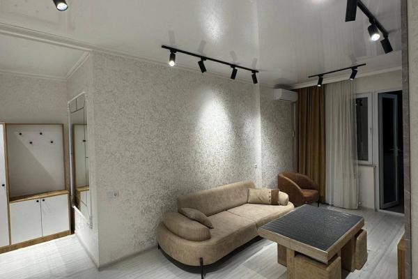 Abuseridze Caddesi 45 | Kiralık 1+1 Daire | 52 m² | 15. Kat | 450$/aylık