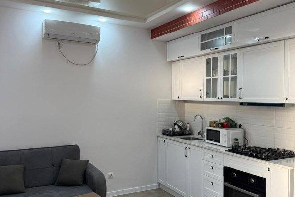 აბუსირიძე 5 | ქირავდება 1+1 ბინა | 50 მ² | 19-ე სართული | 450$/თვეში