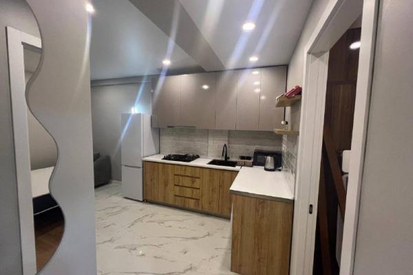 რუსთაველის ქუჩა 10 | ქირავნობა 1+1 ბინა | 50 მ² | 6-ე სართული | 500$/თვეში