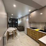 რუსთაველის ქუჩა 10 | ქირავნობა 1+1 ბინა | 50 მ² | 6-ე სართული | 500$/თვეში