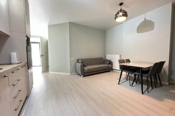 ანგისა 1 | 1+1 ბინა ქირავდება | 57 მ² | 9-ე სართული | 600$/თვეში