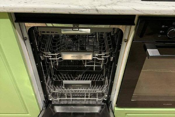 ანგისა 2 | ქირავდება 2+1 ბინა | 60 მ² | 10-ე სართული | 900$/თვეში