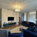 Чавчавадзе 4 | 3+1 Квартира в аренду | 200 м² | 5-й этаж | 2000$/год