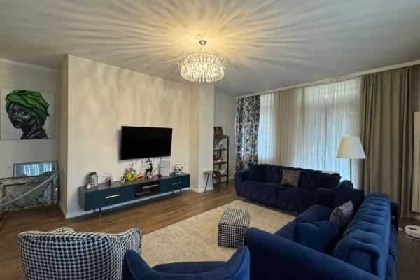 Чавчавадзе 4 | 3+1 Квартира в аренду | 200 м² | 5-й этаж | 2000$/год