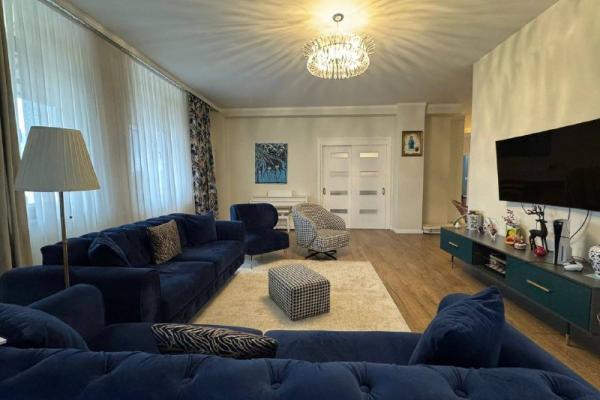 Чавчавадзе 4 | 3+1 Квартира в аренду | 200 м² | 5-й этаж | 2000$/год