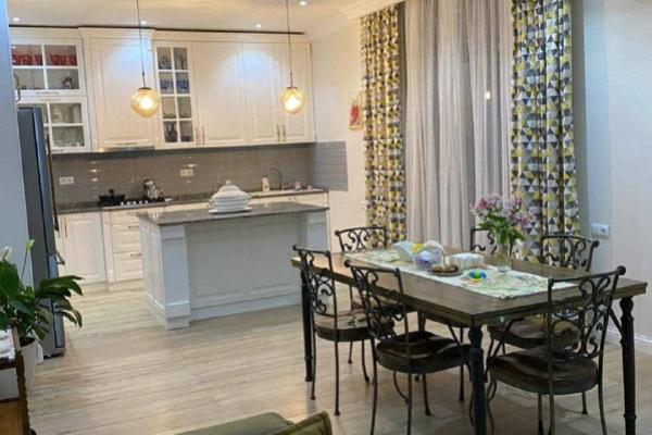 Дом в аренду в Магинджаури | 5 спален | 300 м² | Сад | 3,000$