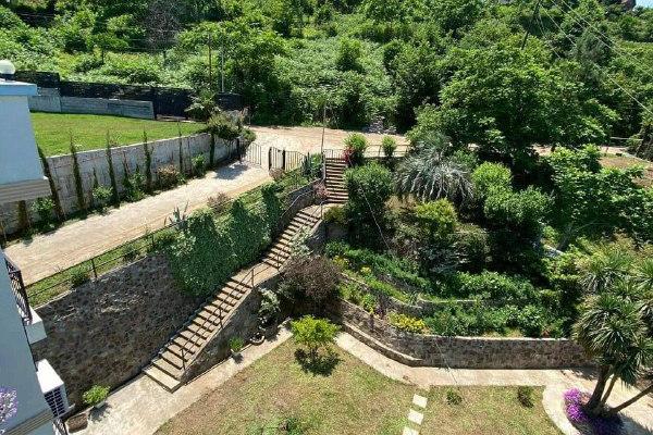 Дом в аренду в Магинджаури | 5 спален | 300 м² | Сад | 3,000$