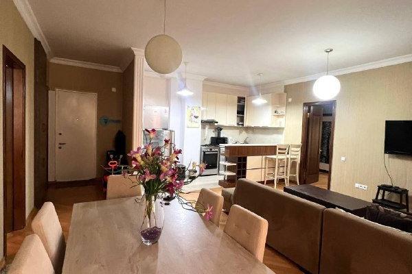 Kldiashvili Caddesi 20/22 | Kiralık 2+1 Daire | 96 m² | 4. Kat | 1000$/yıllık