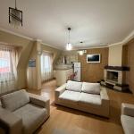 Gorgiladze 19a | Kiralık 2+1 Ev | 2 Kat | Bahçesiz | Evcil Hayvan Dostu | 700$