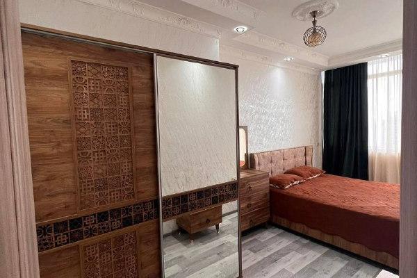 აბუსერიძის 5 | ქირავდება 1+1 ბინა | 47 მ² | 22-ე სართული | 400$