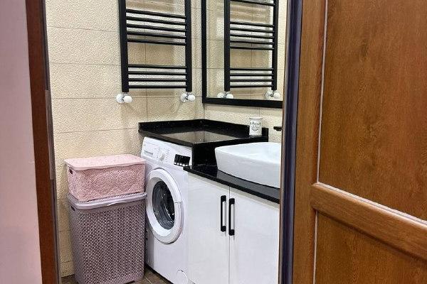 ტაკაიშვილი 51/53 | ქირავდება 2+1 ბინა | 55 მ² | 13-ე სართული | 600$