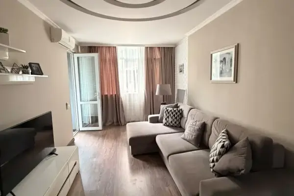 كوبالادزي 8 | شقة للإيجار 1+1 | 56 م² | الطابق 12 | 650$